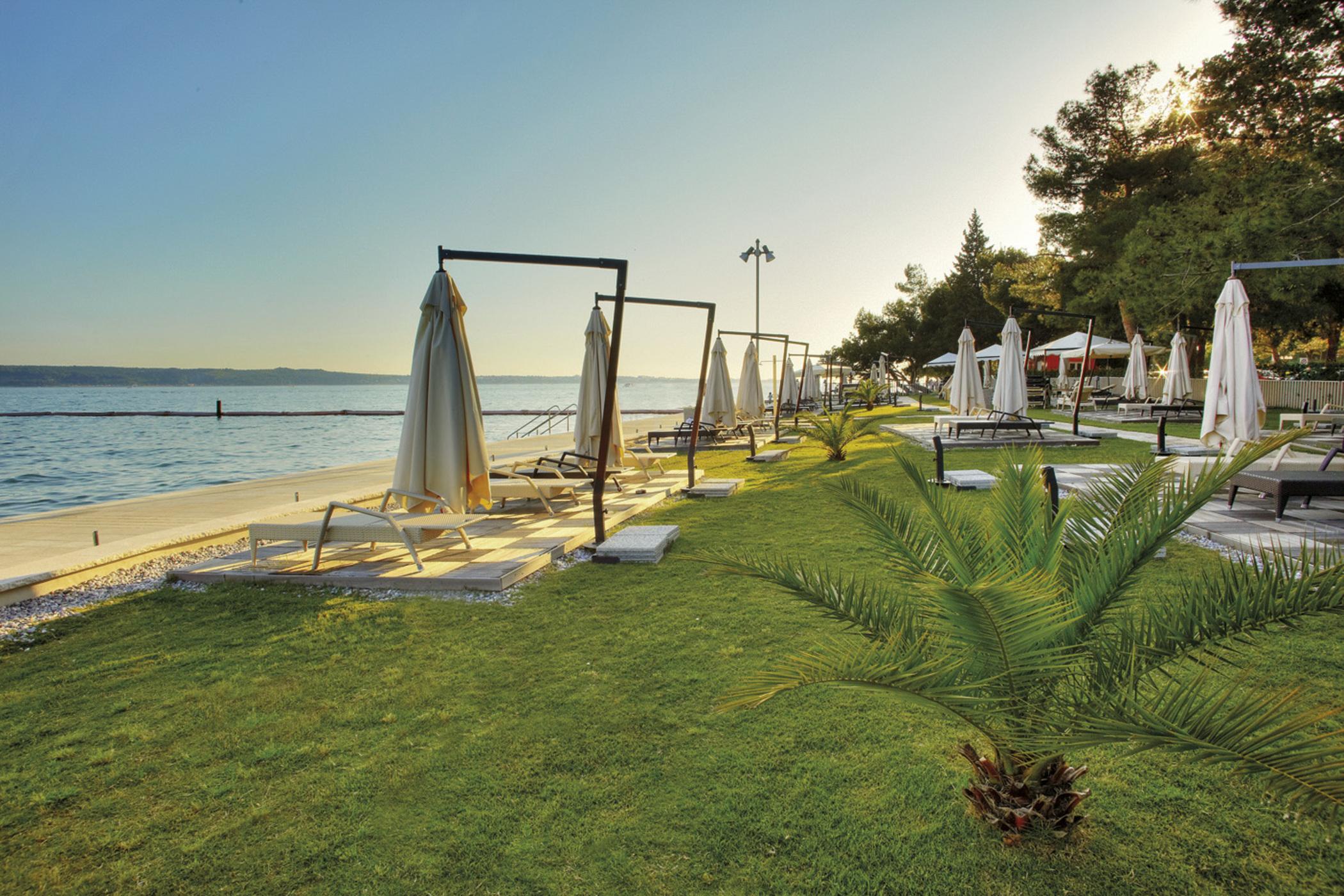 Hotel Slovenija - Terme & Wellness Lifeclass Порторож Екстериор снимка Beach in Nikiti